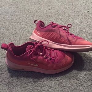 Nike Pink Sneakers Lightweight Mesh Design